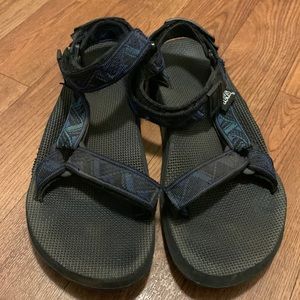 Teva men’s size 10 blue and black Sandals